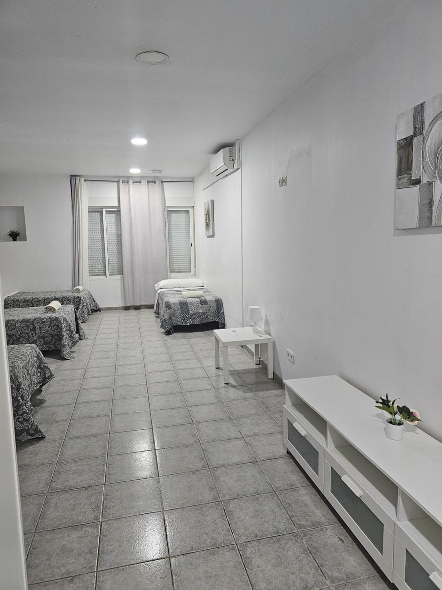 Mhrosa Hotel Valencia Bagian luar foto