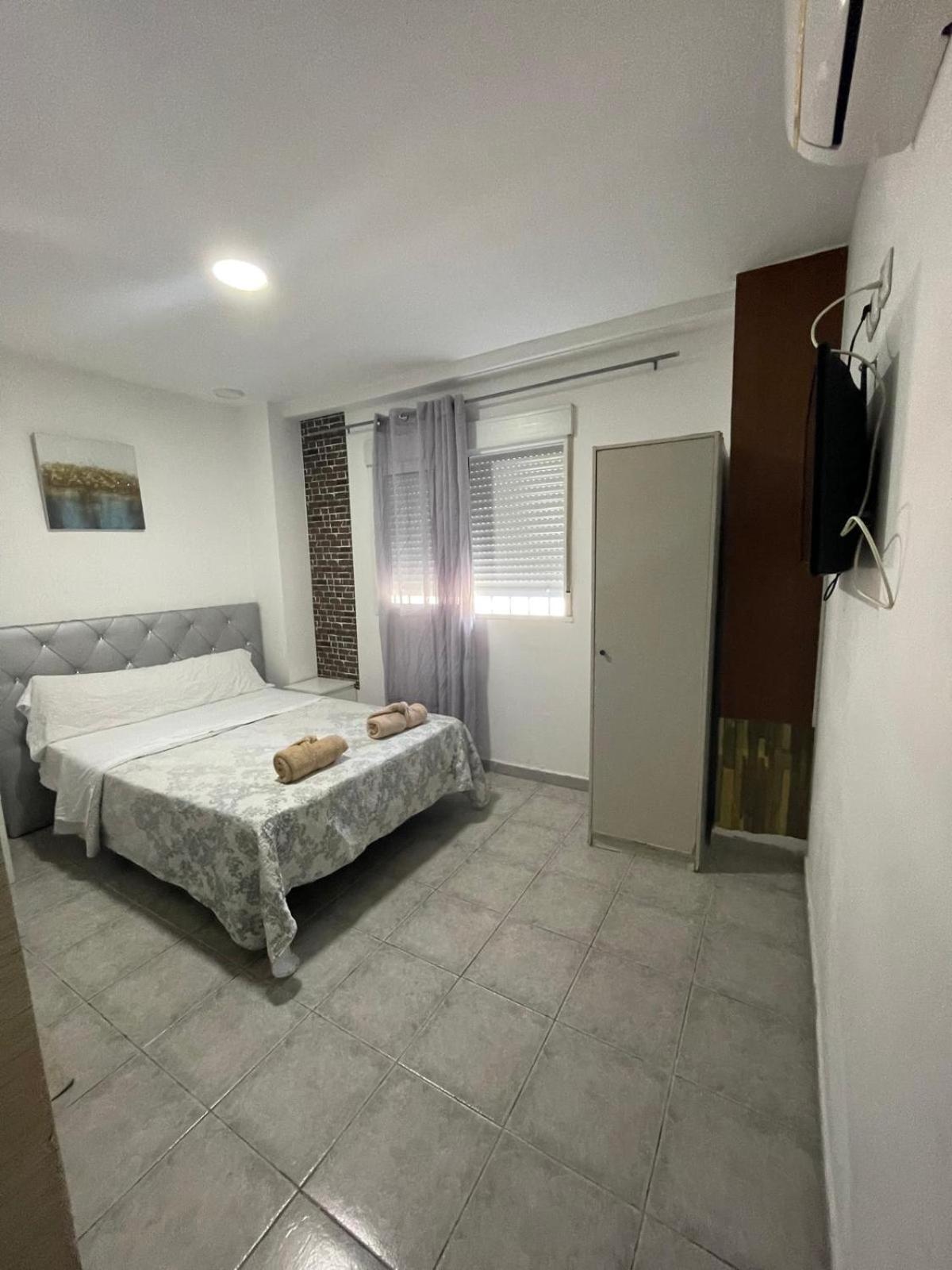 Mhrosa Hotel Valencia Bagian luar foto